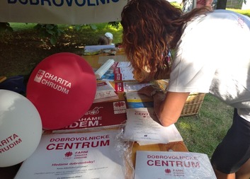 Farní charita Chrudim se zúčastnila Dnů dobrovolnictví - Být dobrovolník se nosí