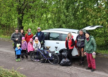 Dobrovolníci z Chrudimi uklidili okolí Albertu!