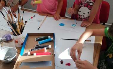 Kdo si přinesl domů motýla, stromeček a nebo berušku ?