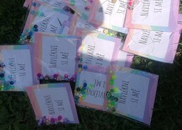 Děkujeme za náramky Štefinkině dílničce!