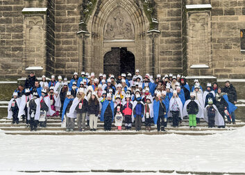 Tříkrálová sbírka v Chrudimi, když se králové a královny vydají na cestu pro druhé