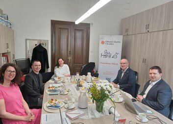 Senátor Jan Tecl navštívil Domácí hospic Emanuel: otevřené setkání přineslo konkrétní kroky ke spolupráci